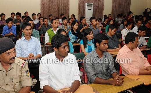 Tibetan students in Mangalore